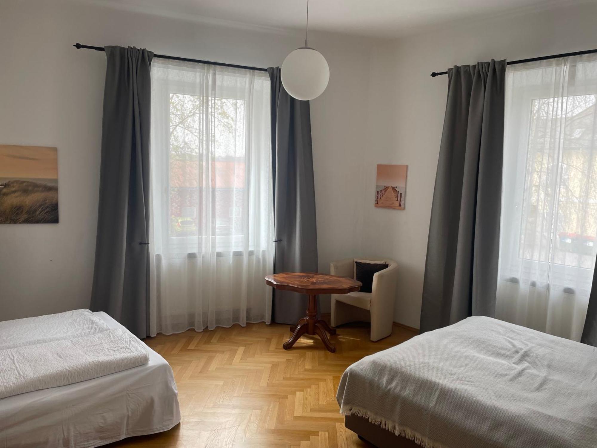 Studios Klagenfurt Klagenfurt am Woerthersee Room photo